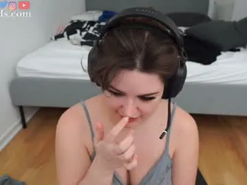 SeraReads Chaturbate Model - Cam Recordings