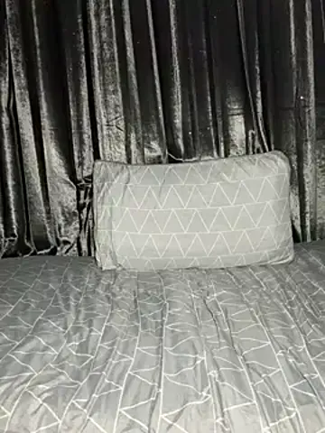 Strongqueen Stripchat Model - Cam Recordings